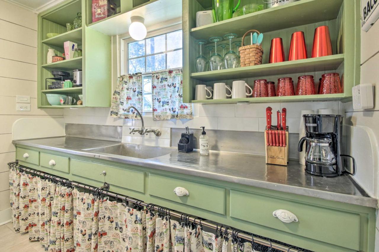 Charming Country Cottage, Walk To Main Street! Tomball Bagian luar foto