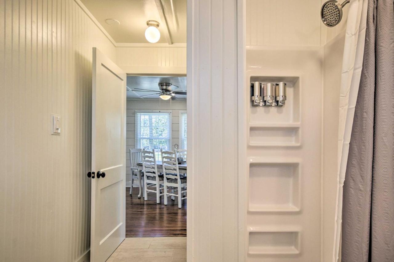 Charming Country Cottage, Walk To Main Street! Tomball Bagian luar foto